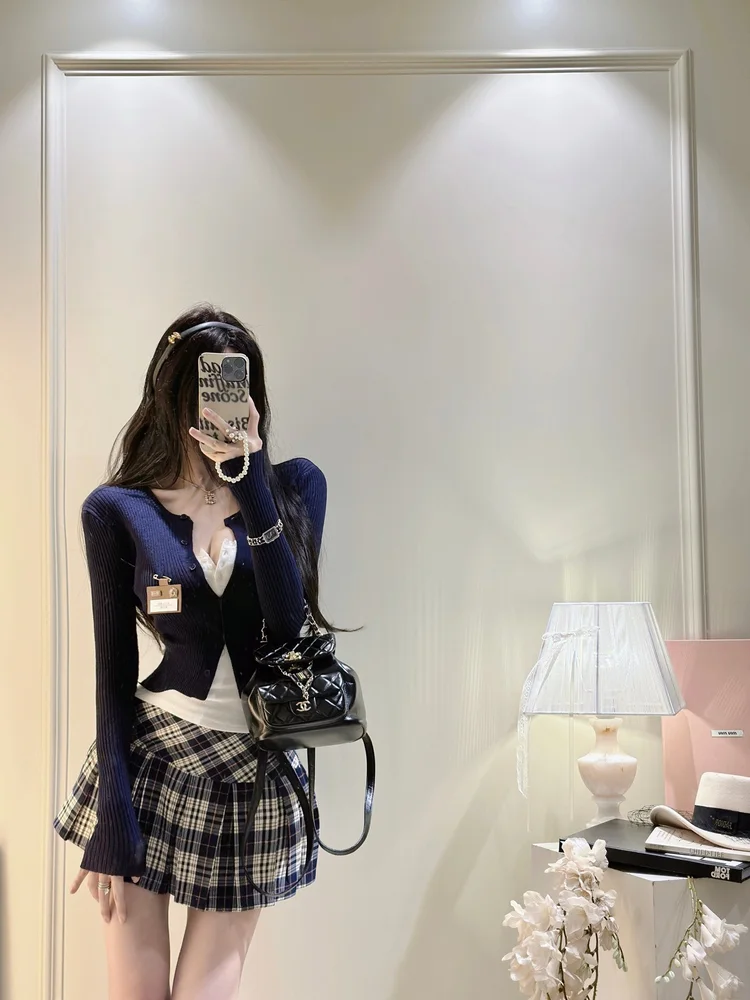 ミニもロングも黒いバッグで🖤