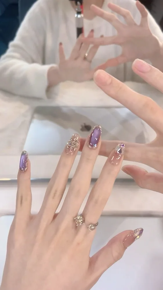 紫のつやにきらきらを重ねて🔮 写真2