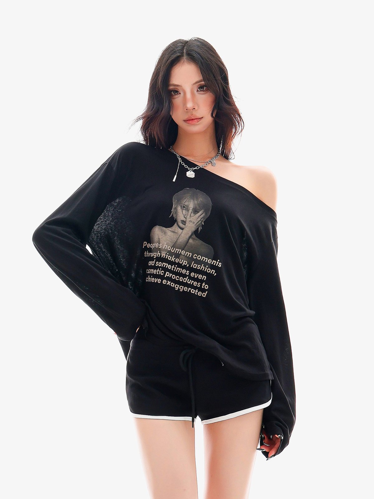 ポートレートプリント シアー ワンショルダー長袖Tシャツ｜商品写真