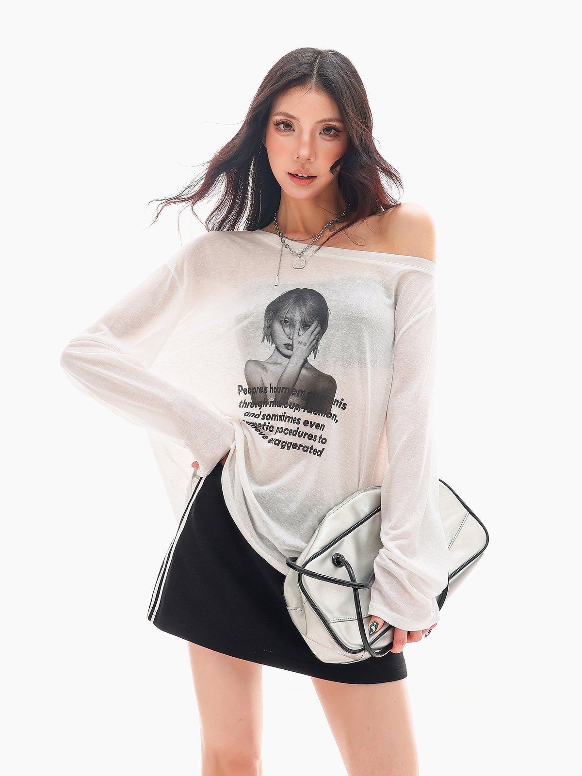ポートレートプリント アシメネック シアー長袖Tシャツ｜商品写真
