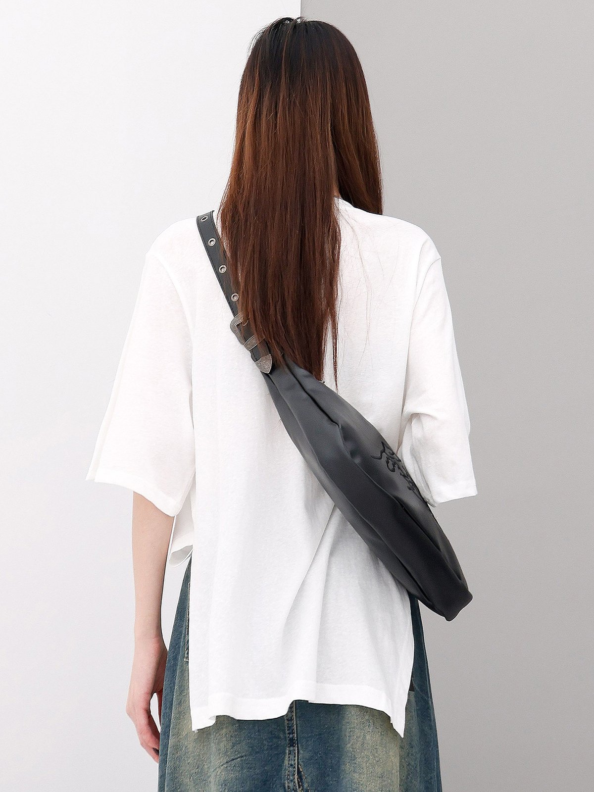 サイドスリット ポートレートプリント 半袖Tシャツ 薄手｜商品写真