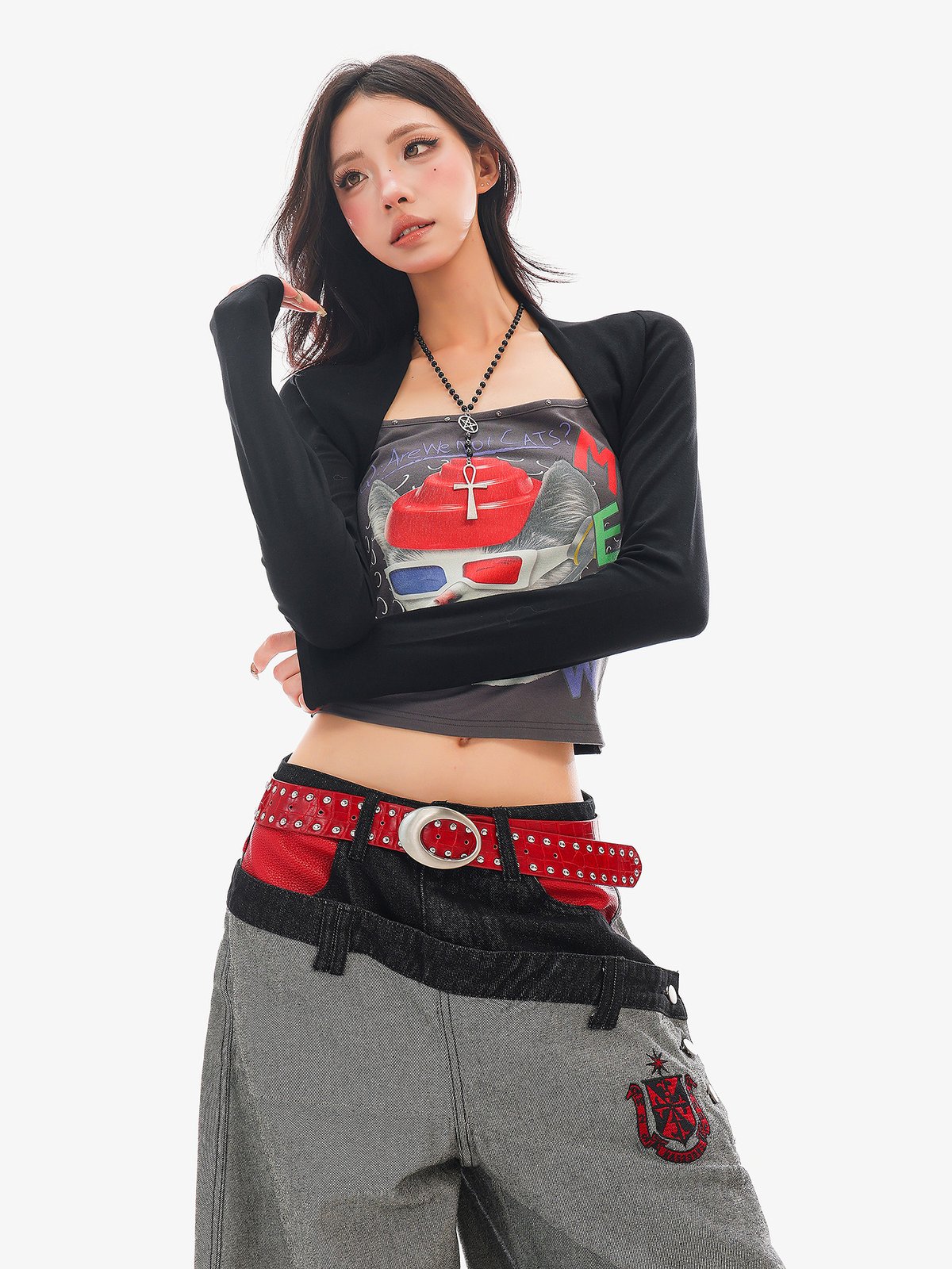 キャットプリント 配色 スクエアネック長袖Tシャツ ショート丈｜商品写真