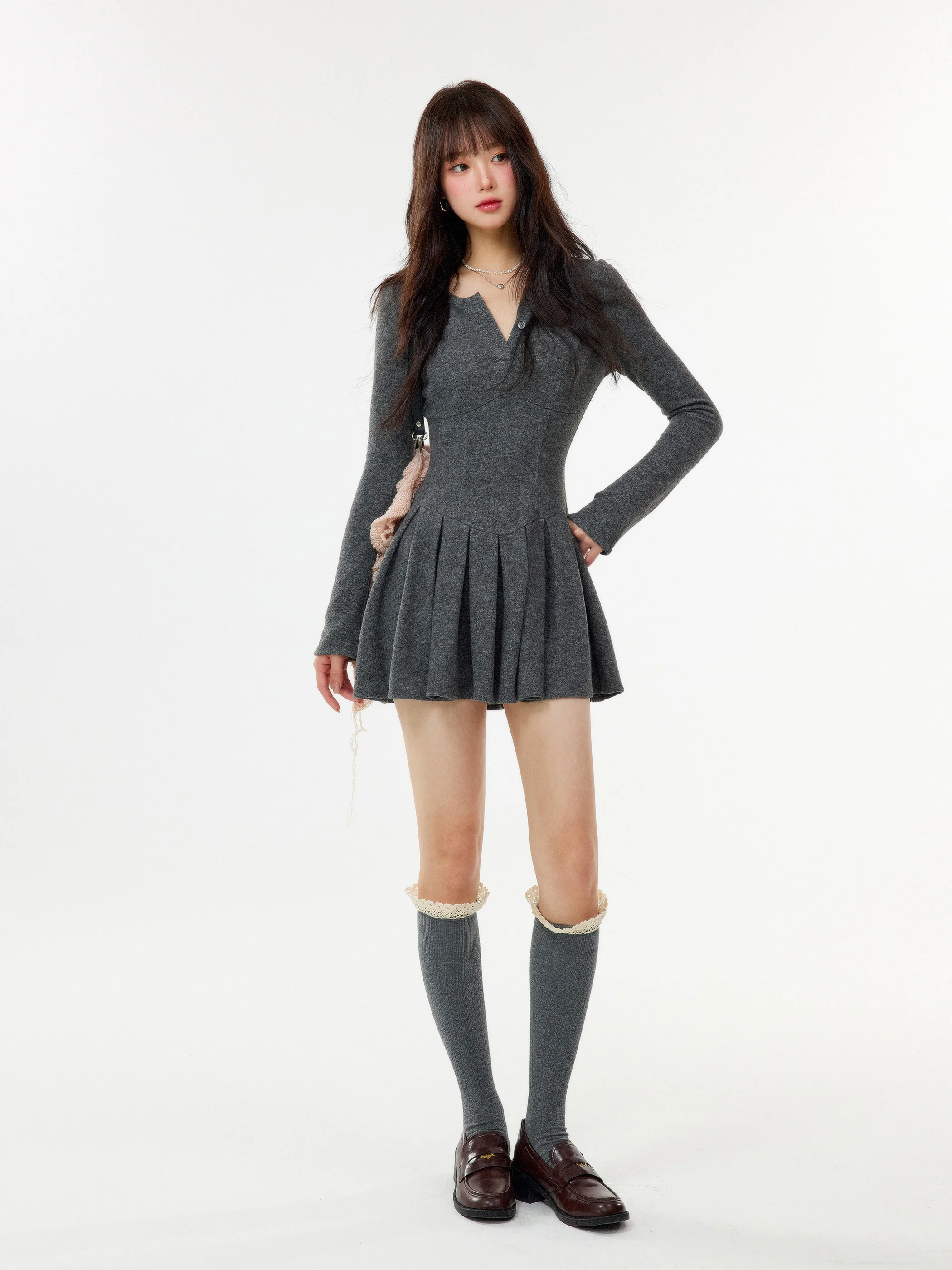 グレー 長袖プリーツ ニットワンピース 商品写真