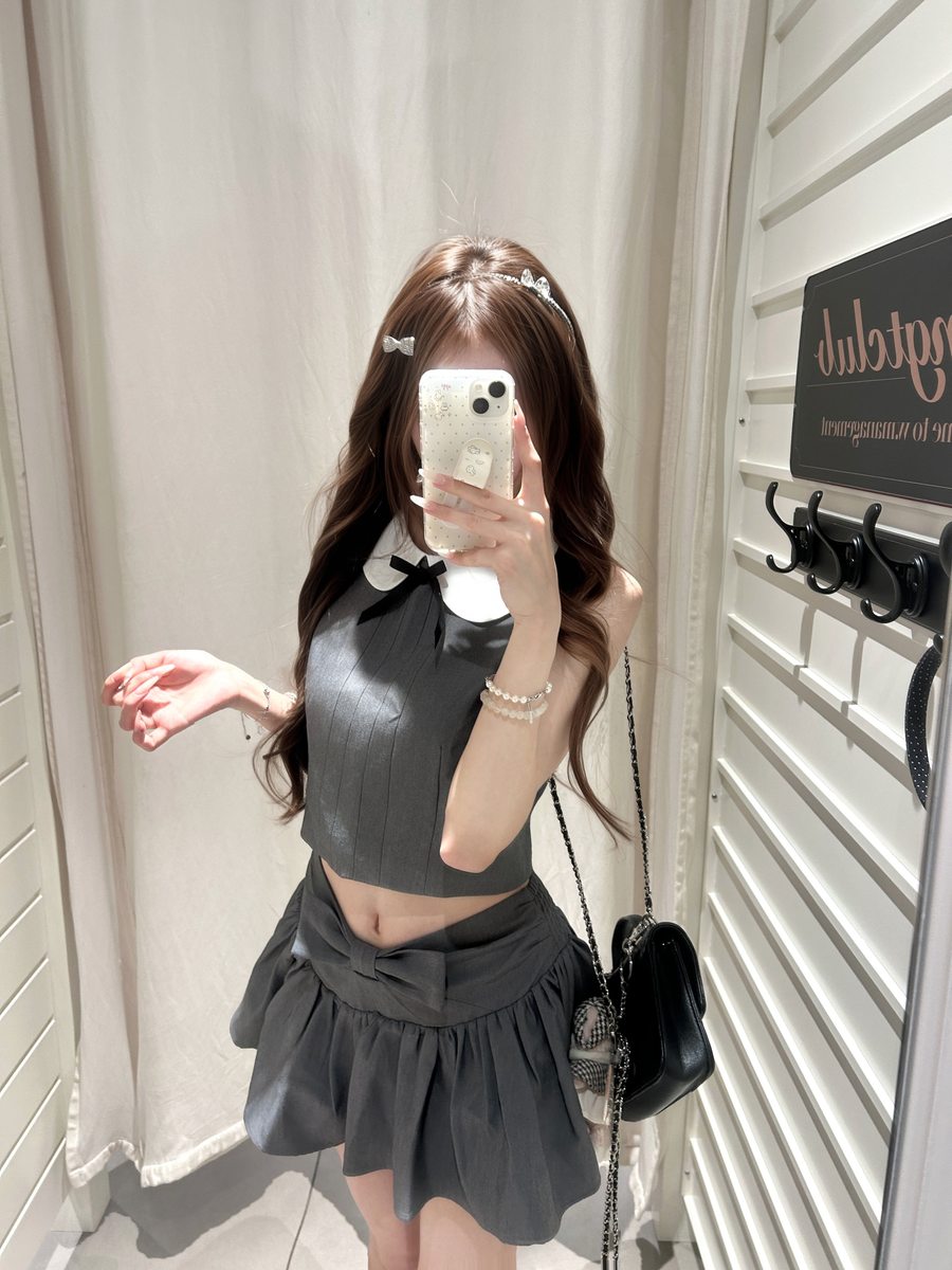 このグレーに白い襟が合う🖤 写真3