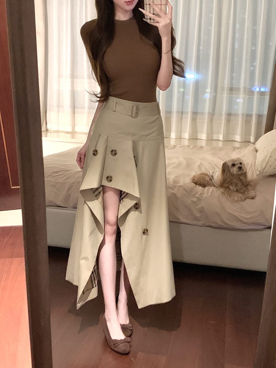 スカートの裏までチェック🤎 写真2
