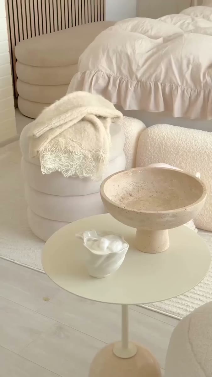 寝具はフリルあり派？🛏️
