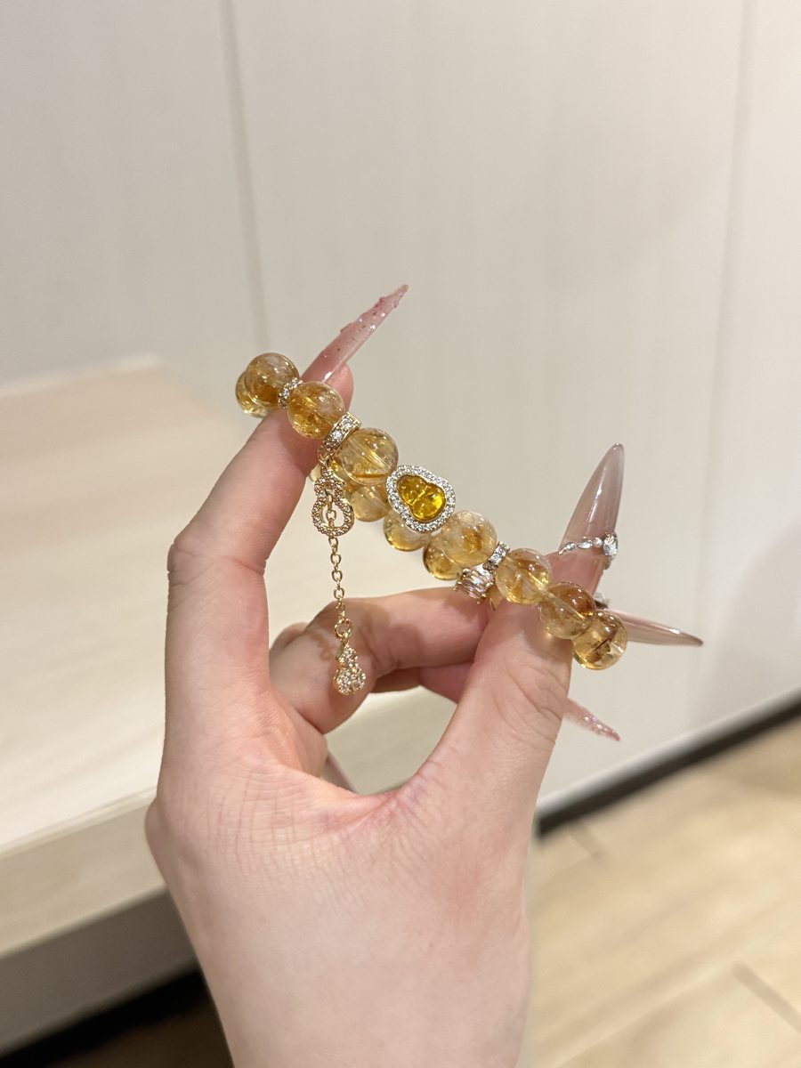 ブレスレットがはちみつみたい🍯 写真3