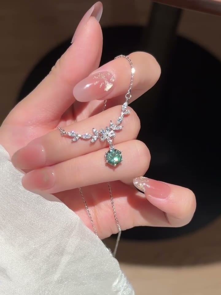 白い服に、このミント色🌿