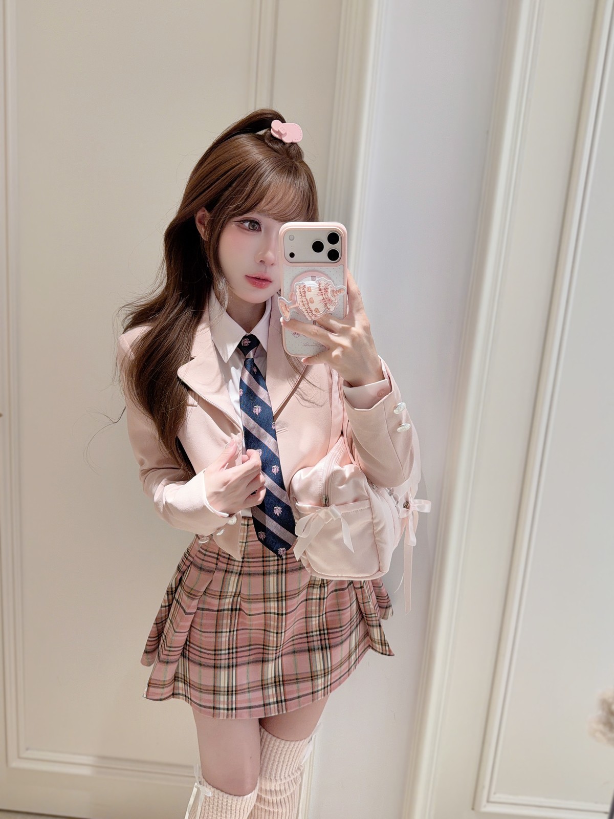 ピンクのチェックにネクタイを🩷 写真2