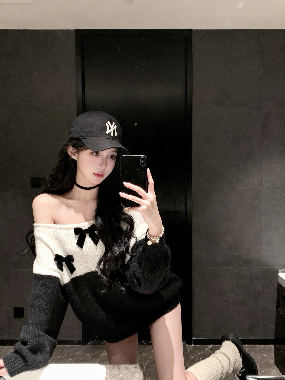 リボンニットに黒キャップを🖤