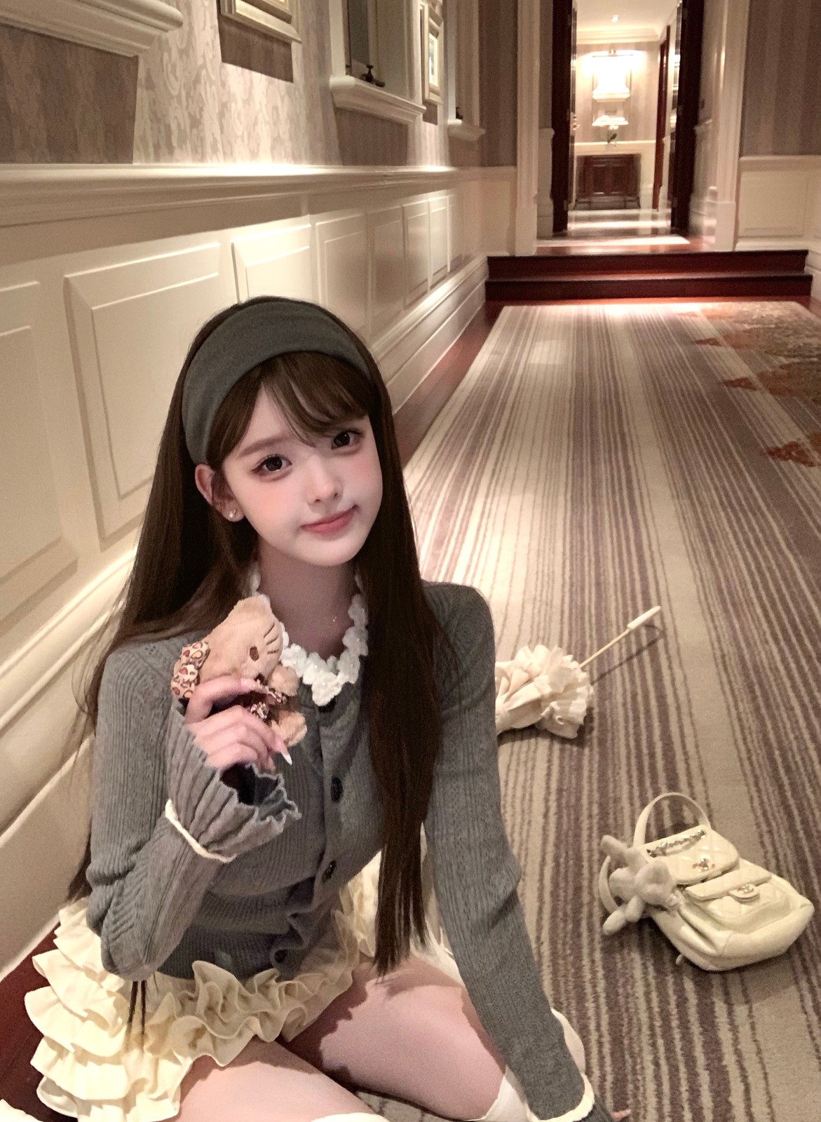 グレーに小さなフリルを重ねて🩶