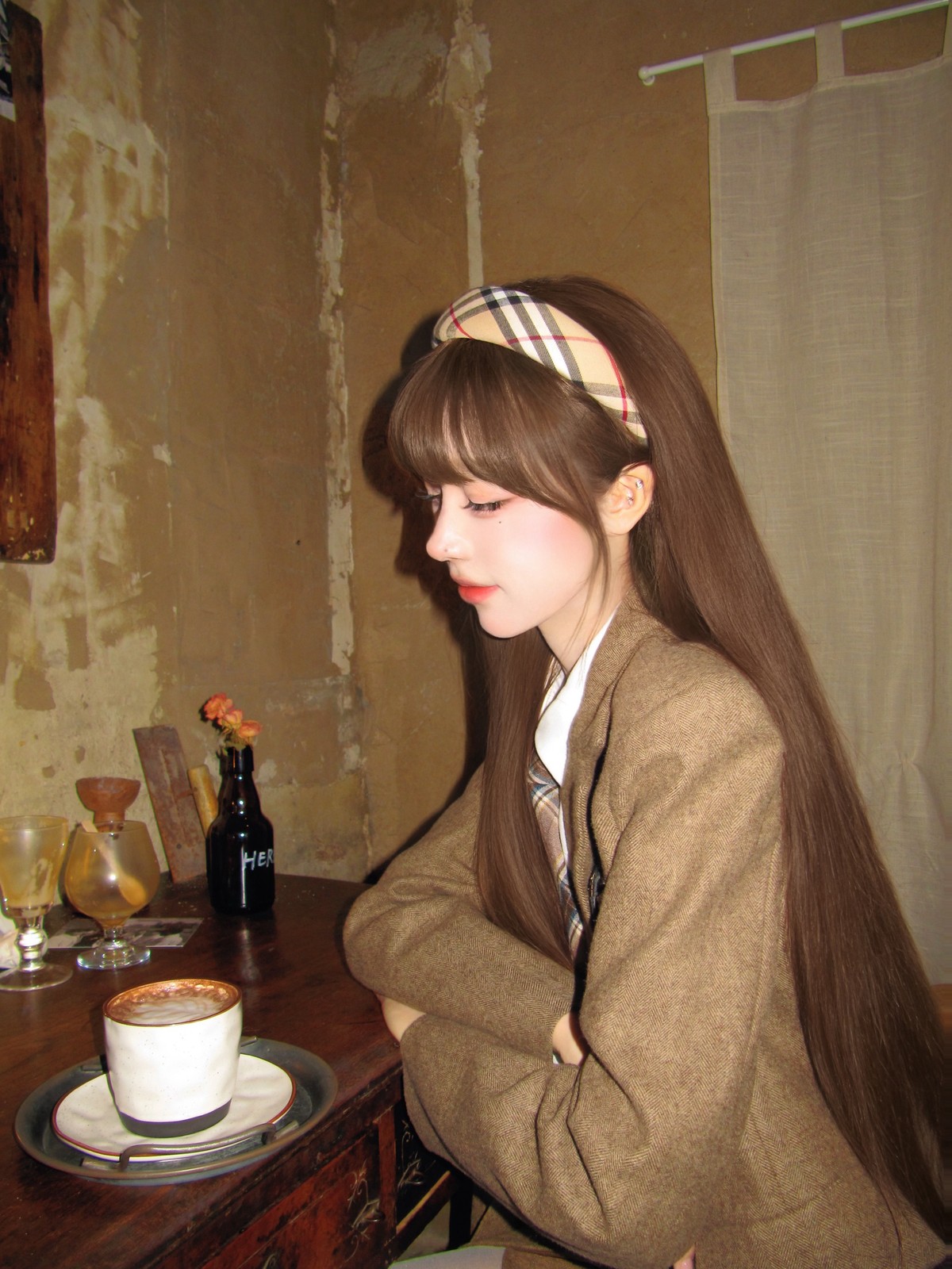 ジャケットにチェックのカチューシャ☕️ 写真3