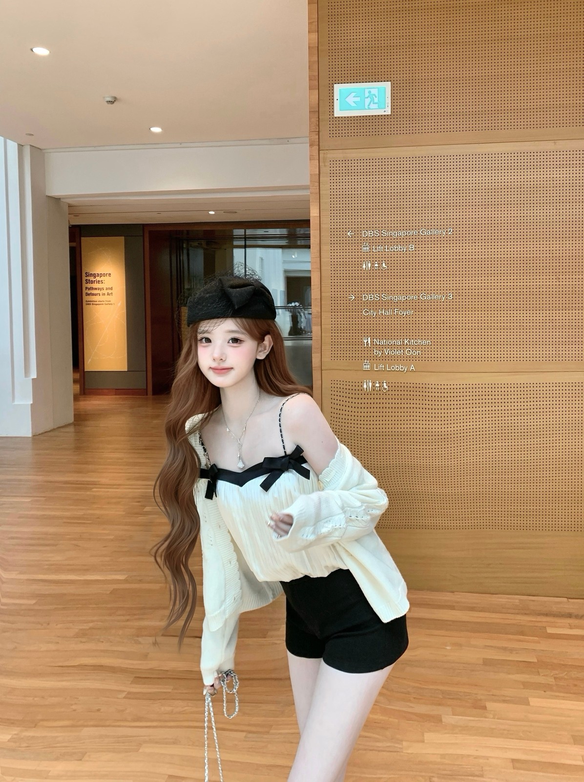 白いキャミに黒リボンをふたつ🎀