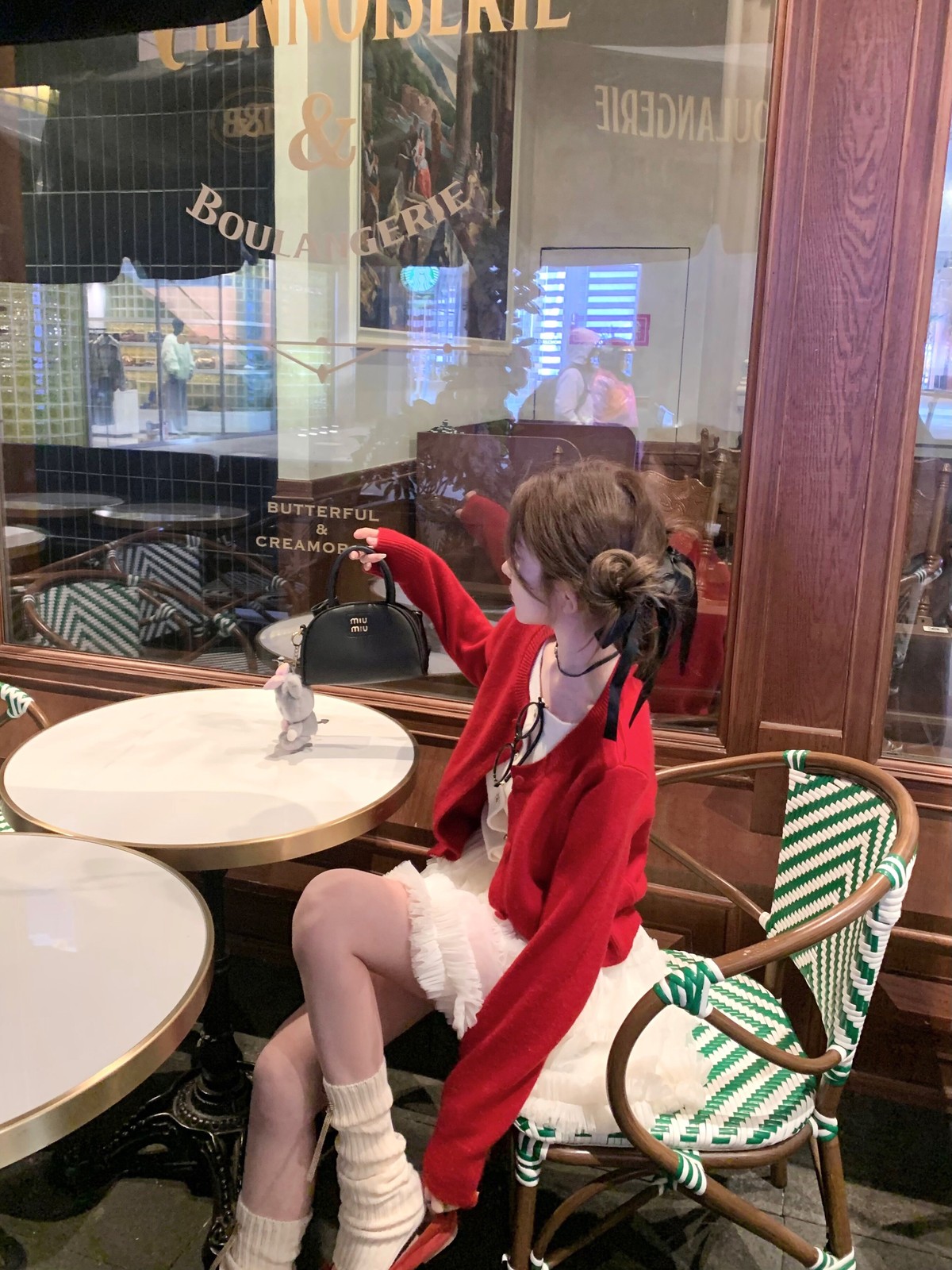 淡い色のニット、どれを合わせる？🩰 写真2