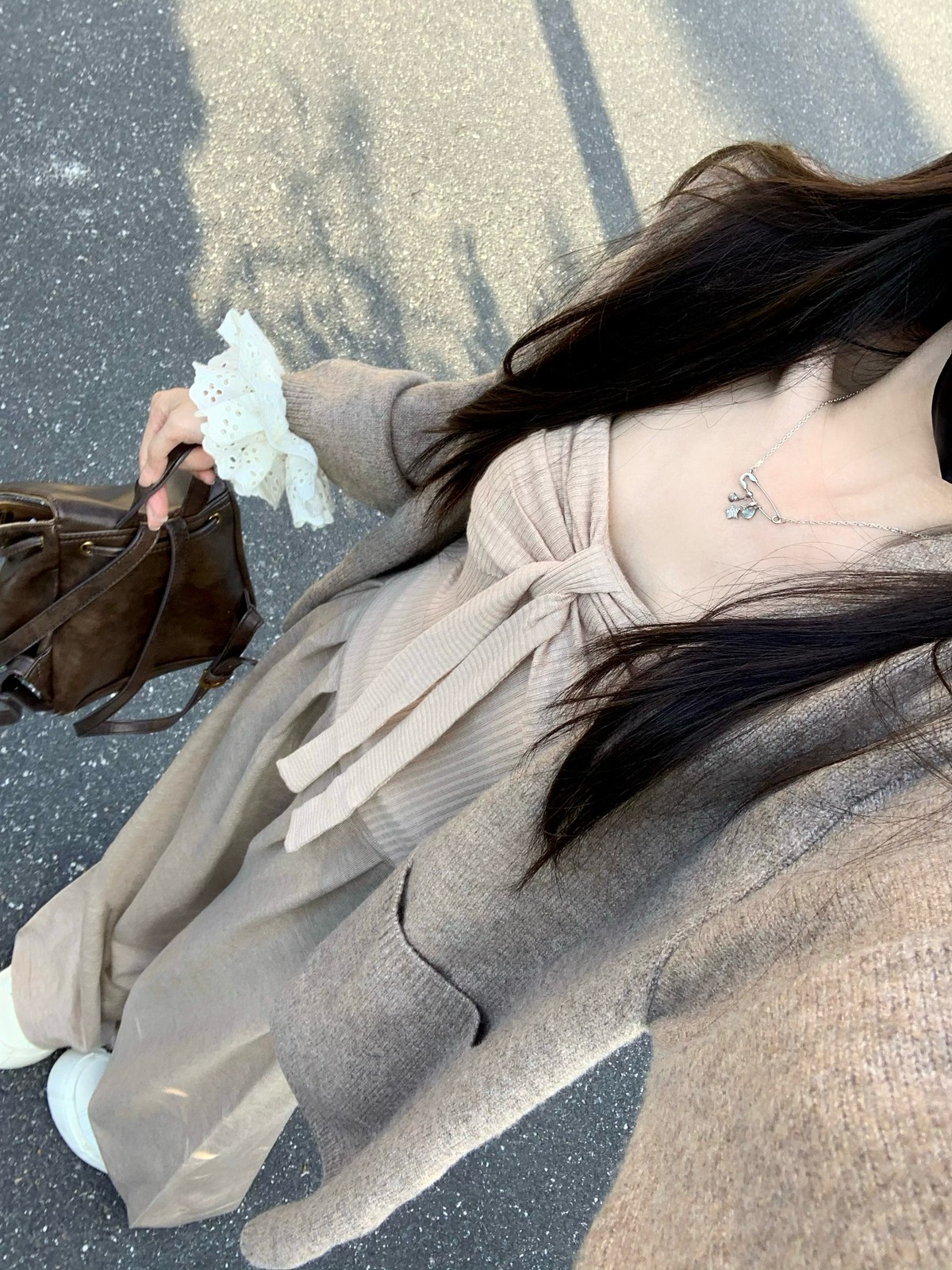 大きなリボンと袖口のレース🕊️
