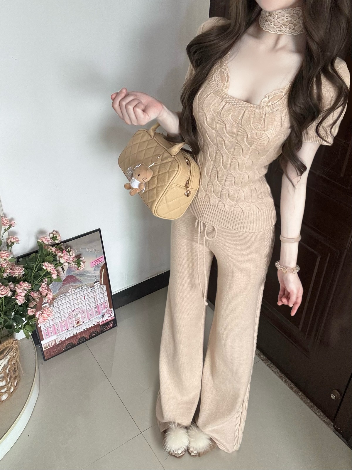 ニットの上下をミルクティー色で🧶