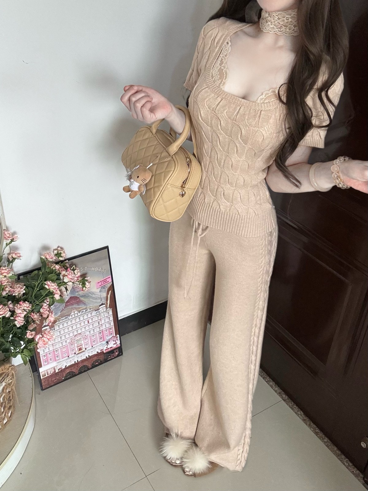 ニットの上下をミルクティー色で🧶 写真2