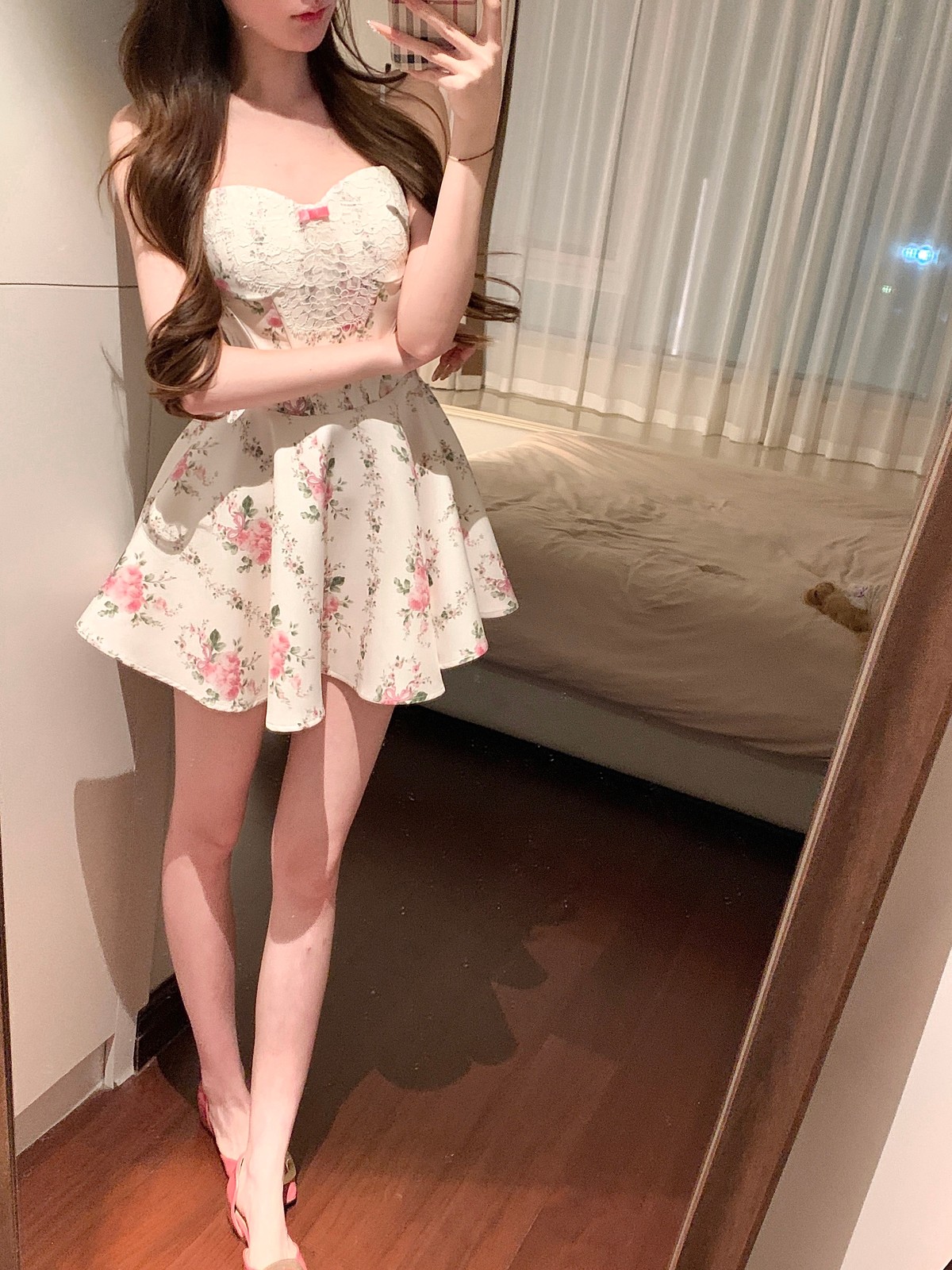 花柄ワンピに濃いピンクをひとさじ🌷 写真3