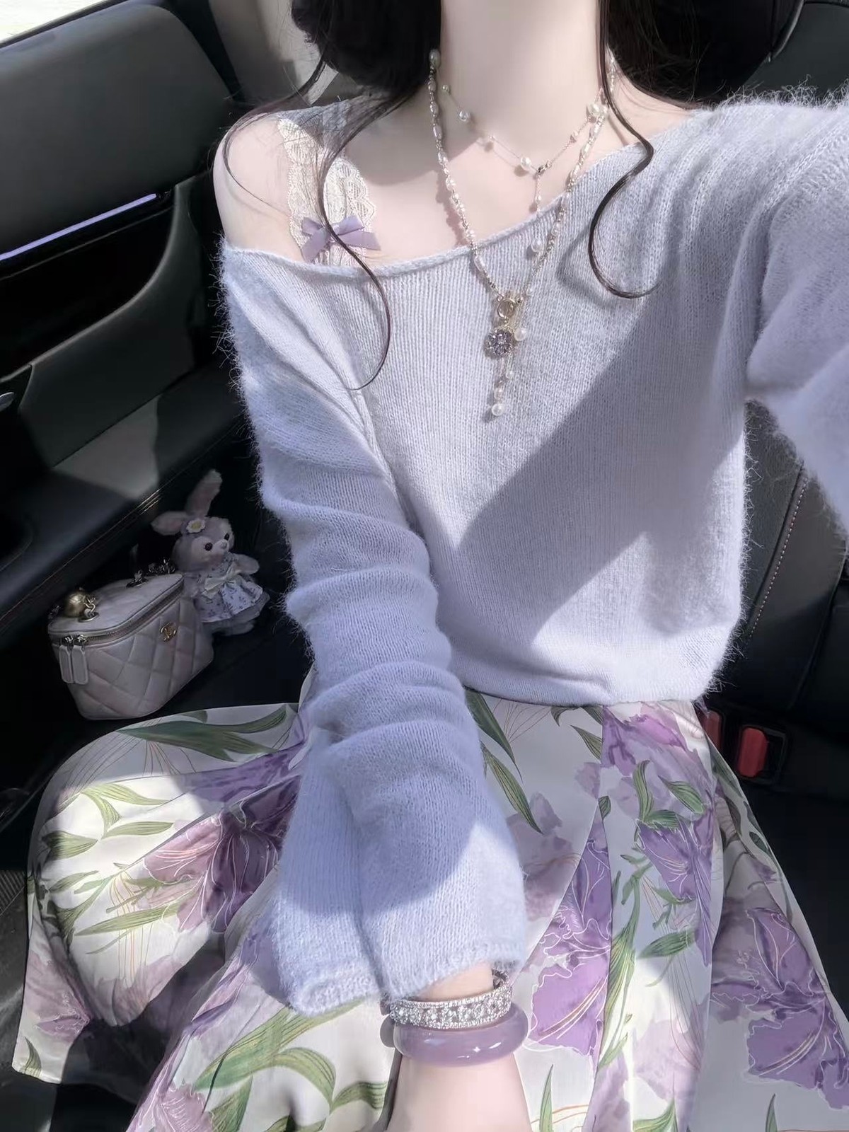 ラベンダー色を花柄にも💜