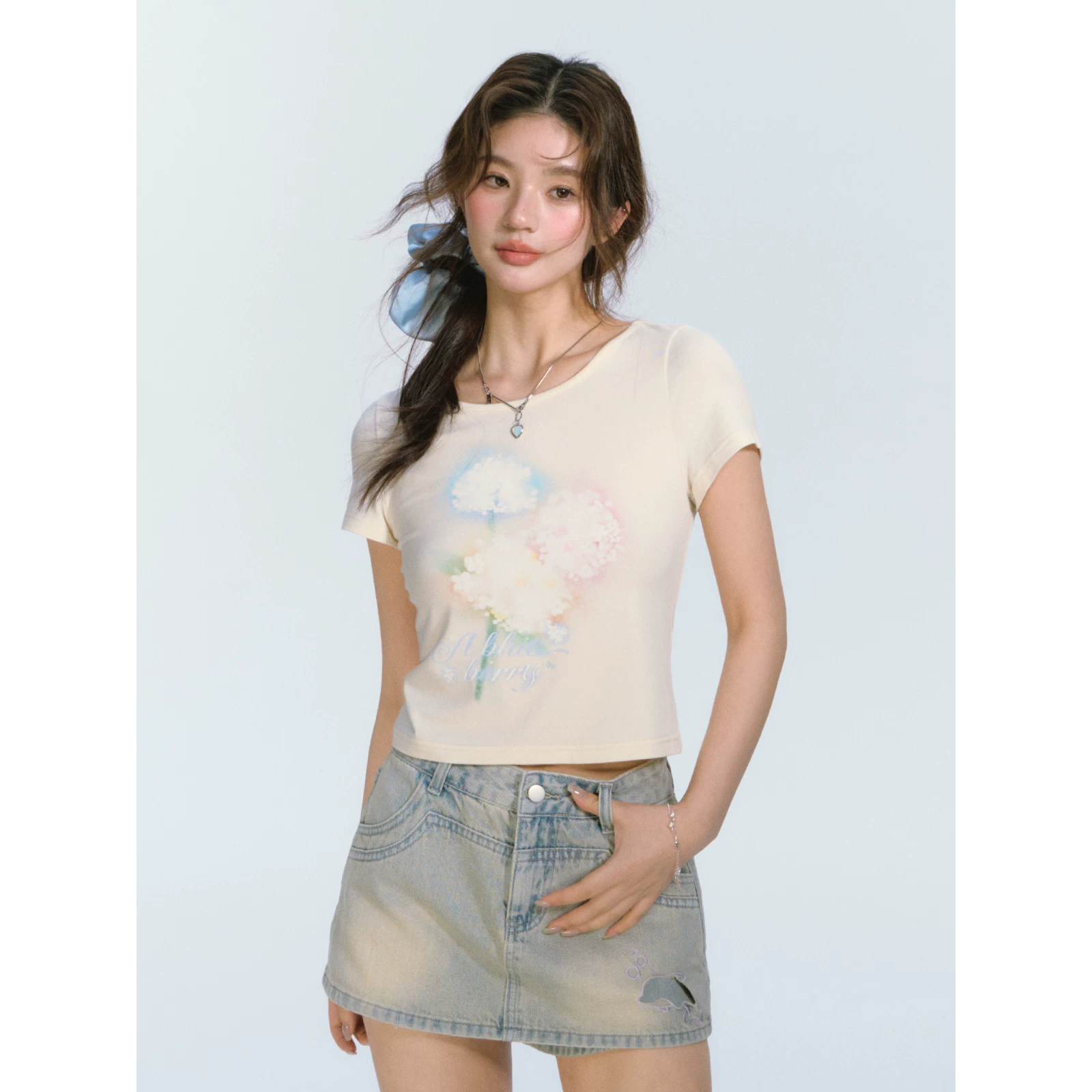 ablueberry プリントショート丈Tシャツ