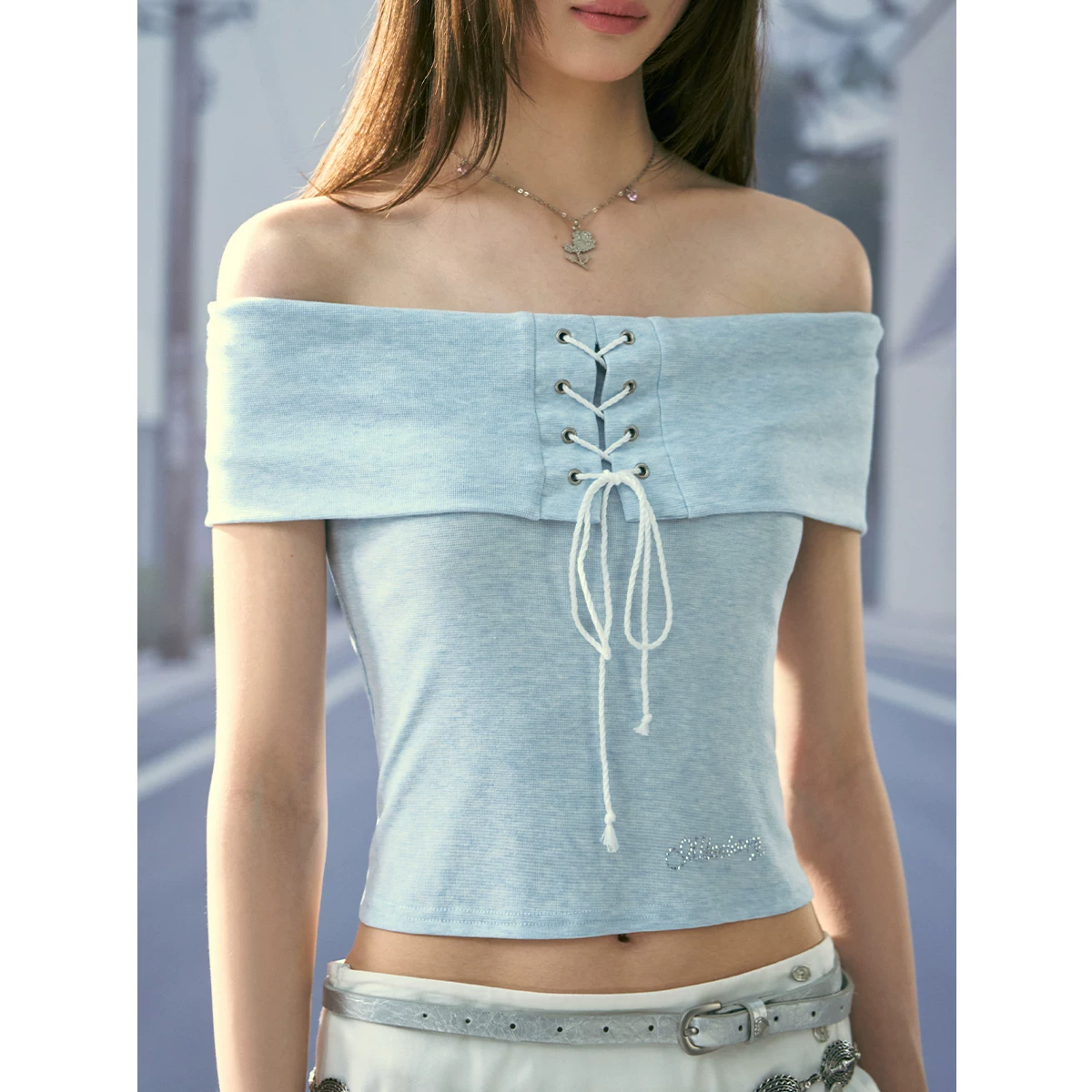 ablueberry オフショルダーTシャツ