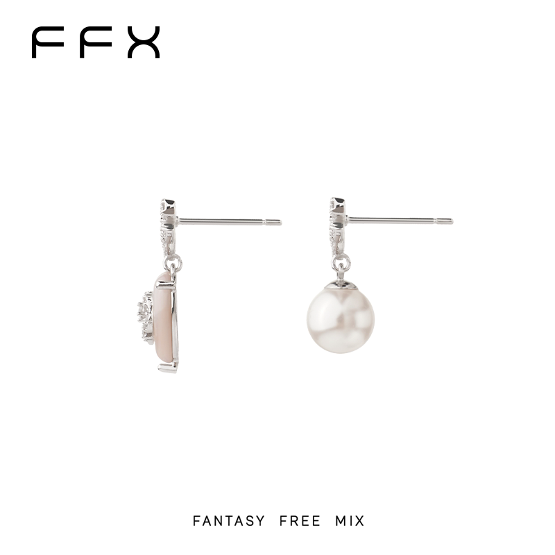 FFX 英字プリントアシンメトリースタッドピアス