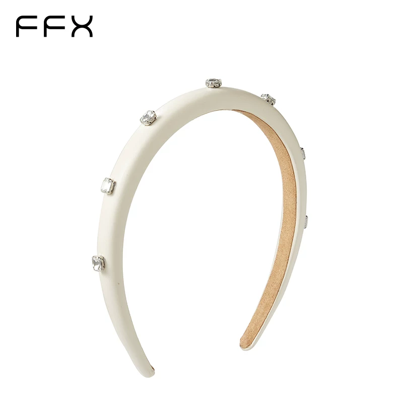 FFX レザー調ビジューカチューシャ