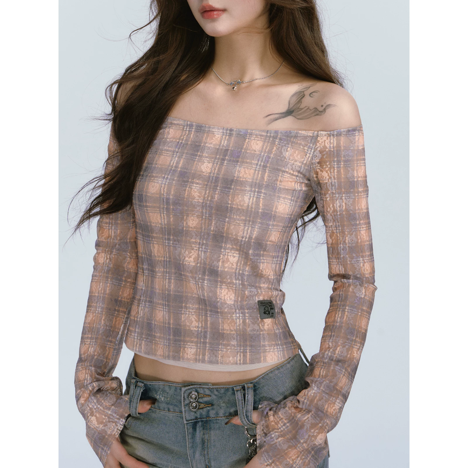 ablueberry チェック柄オフショルダーTシャツ