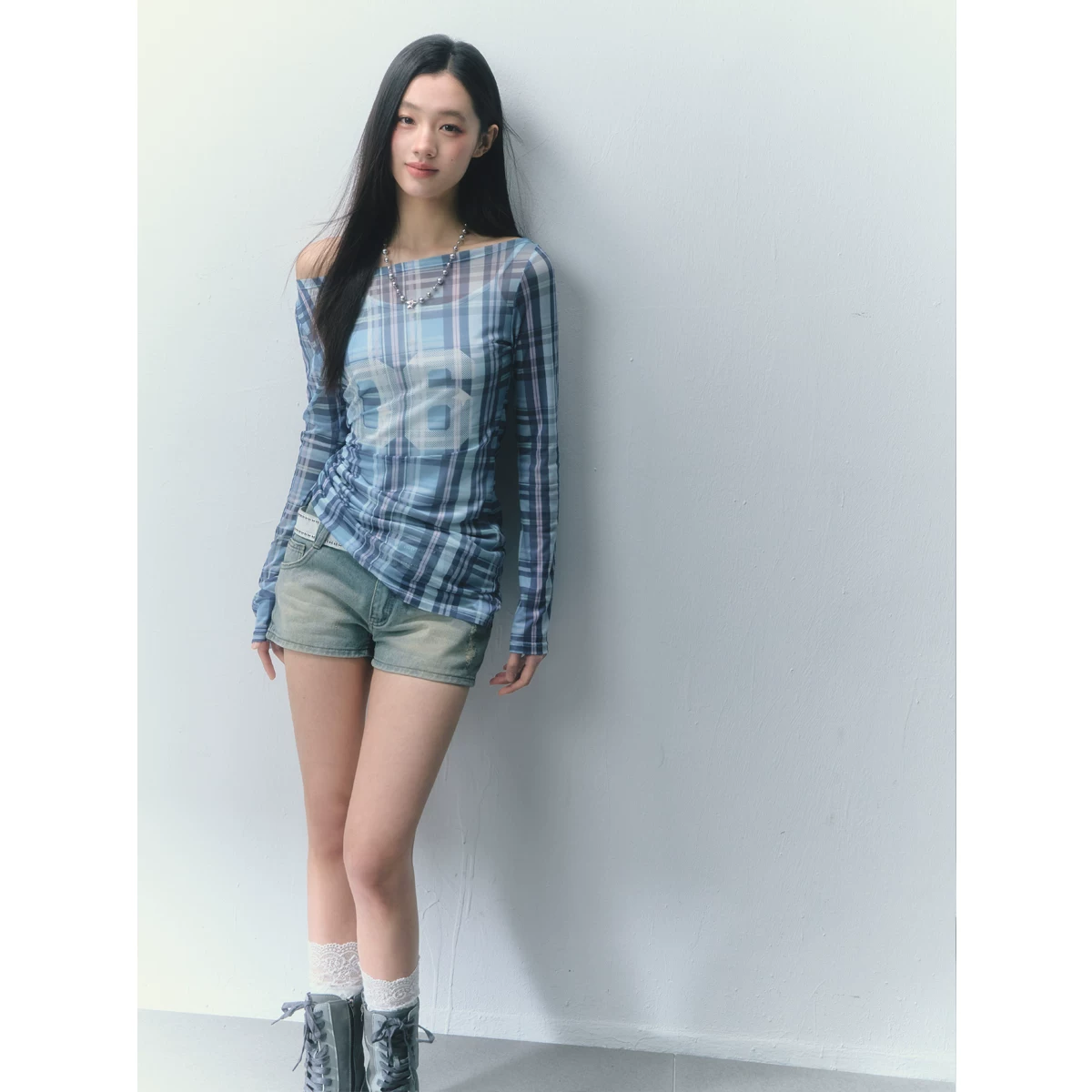ablueberry チェック柄オフショルダーTシャツ