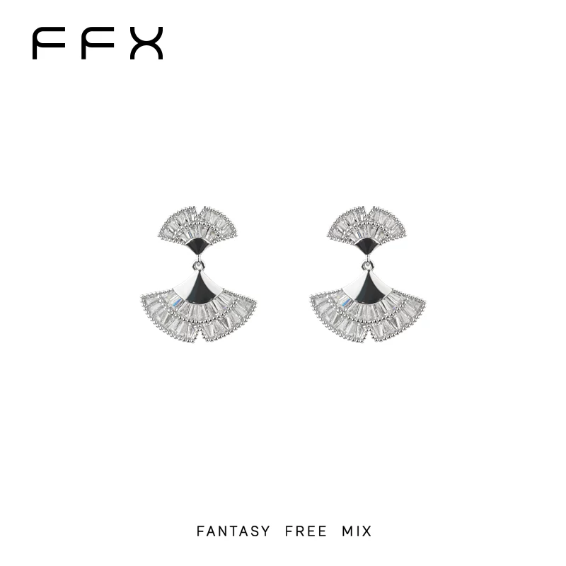 FFX ドレスモチーフピアス