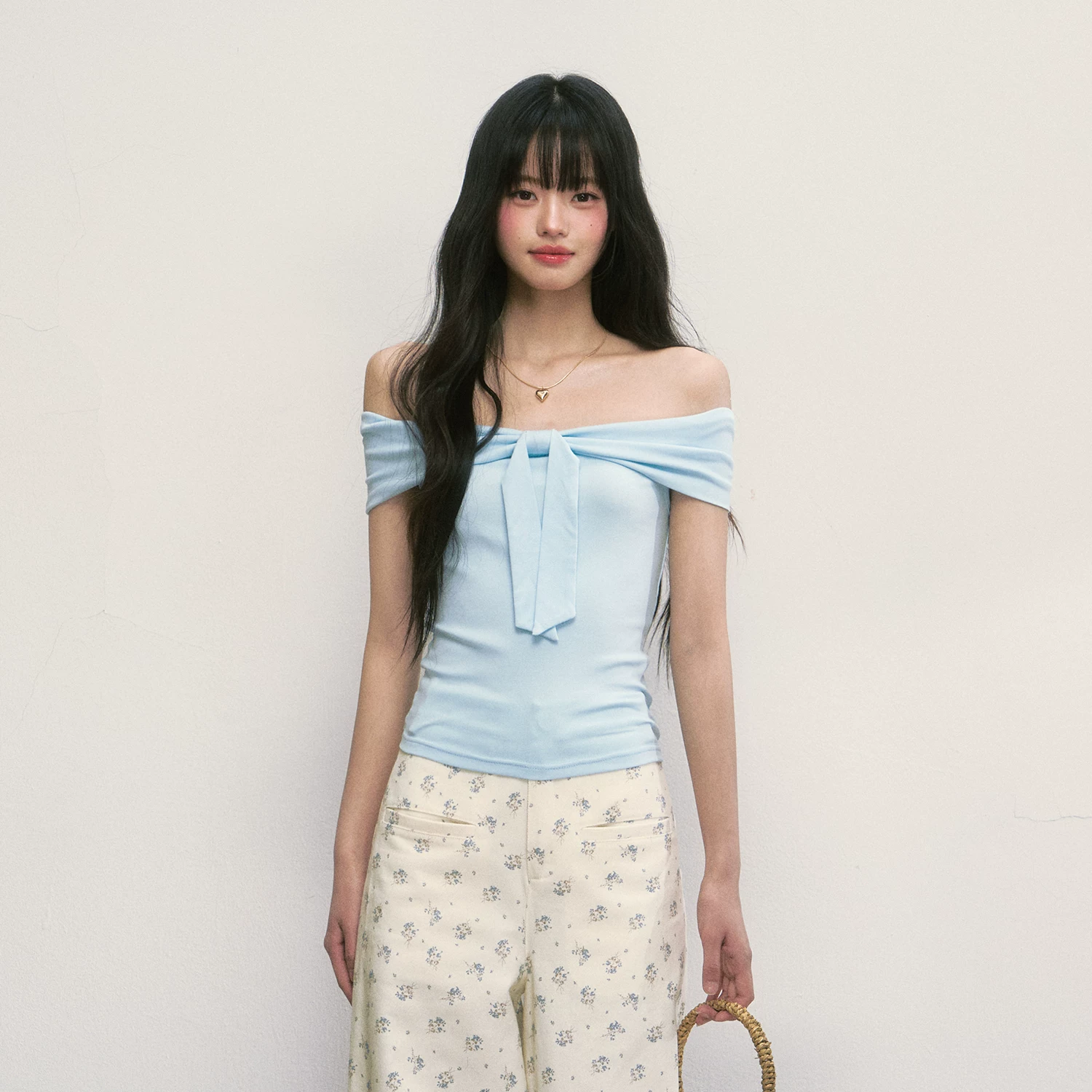 Weekendhub ワンショルダーTシャツ
