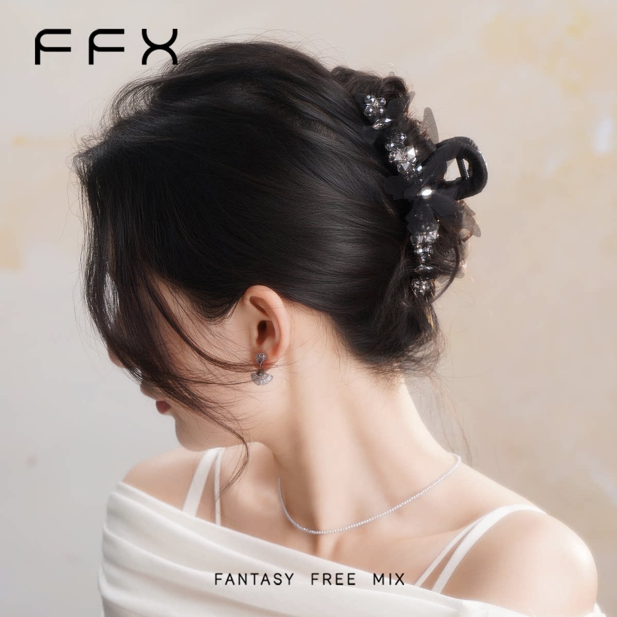 FFX 蝶モチーフビジューバンスクリップ