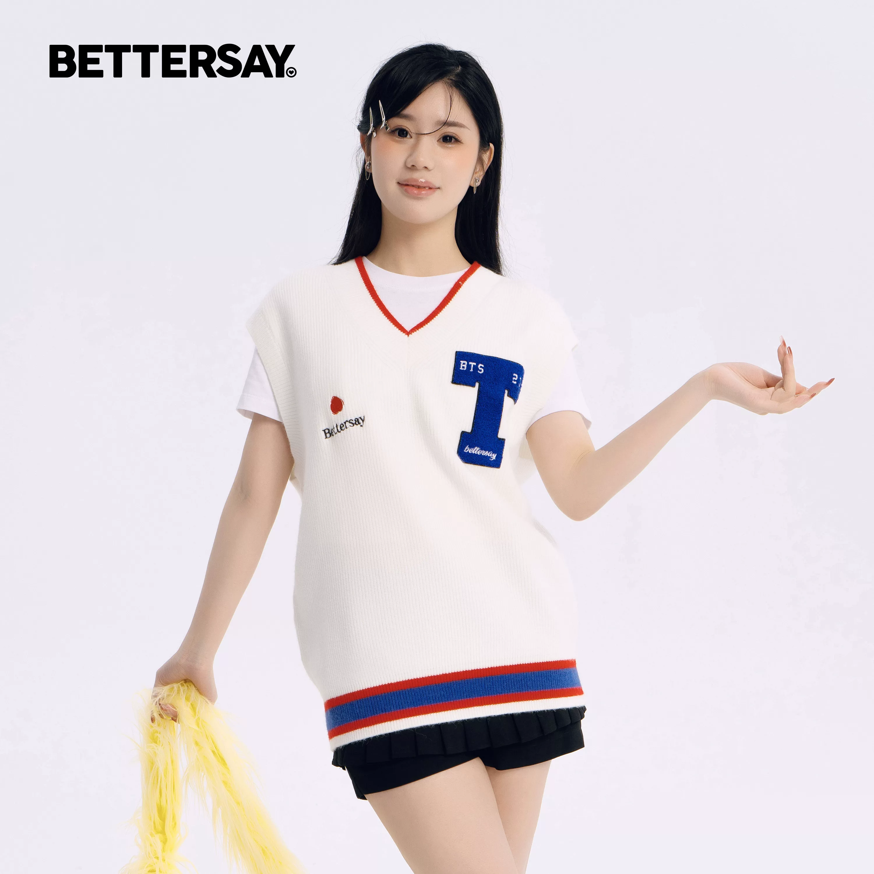 BETTERSAY 英字プリントVネックベスト