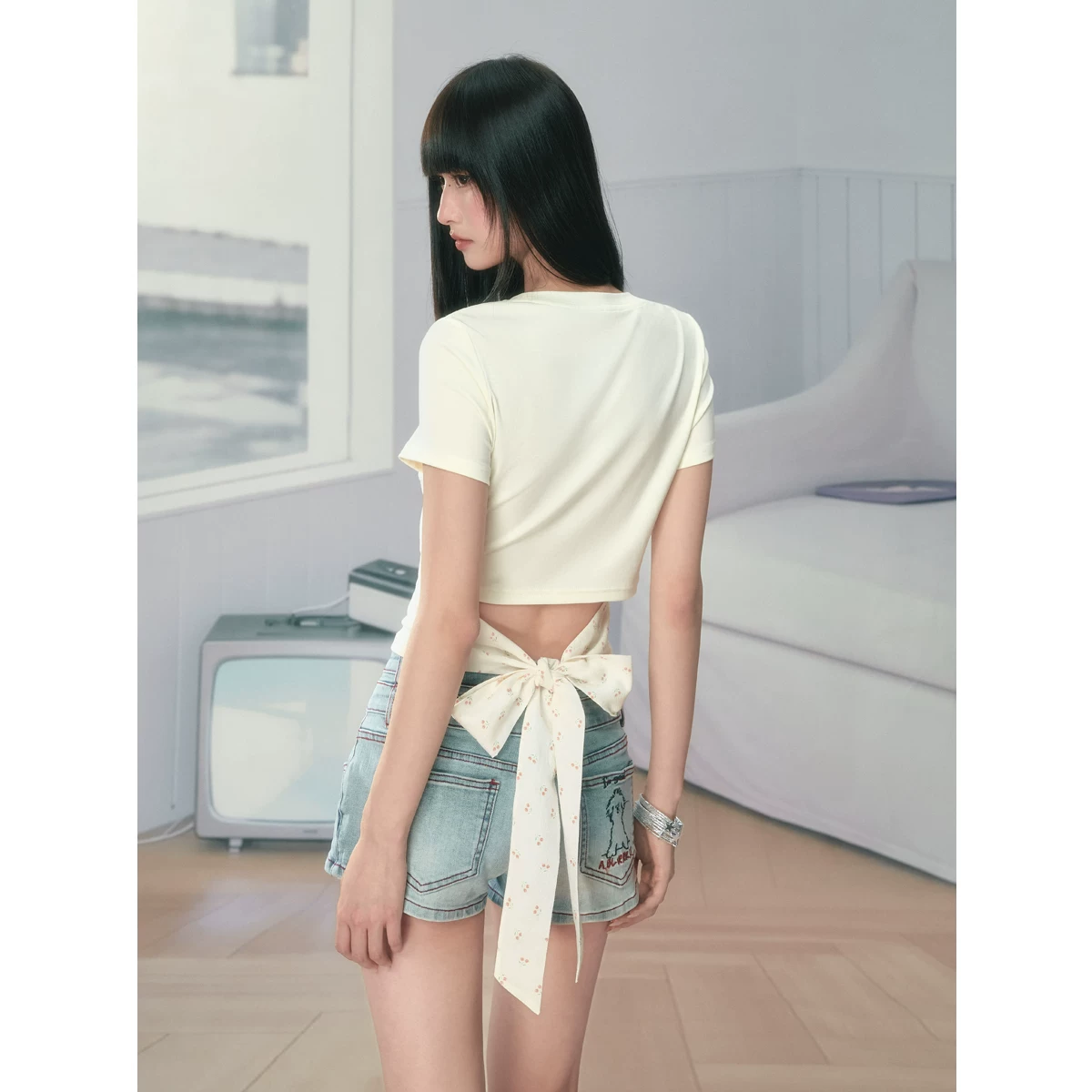 ablueberry リボン結びTシャツ