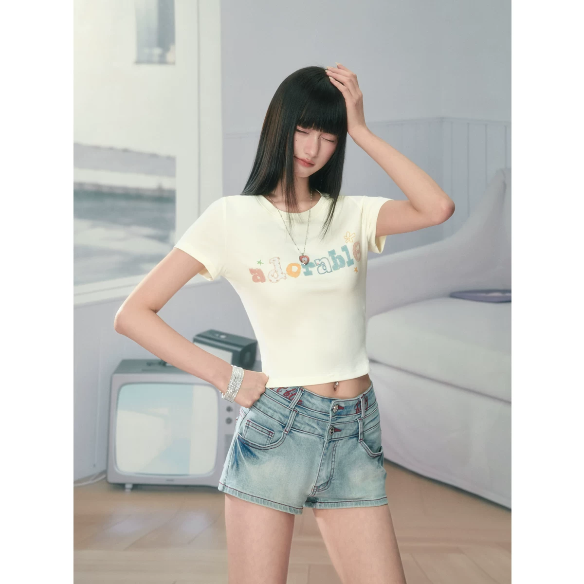 ablueberry リボン結びTシャツ