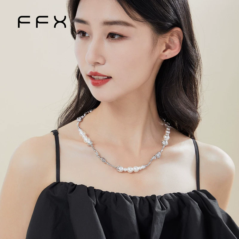 FFX フラワーモチーフネックレス