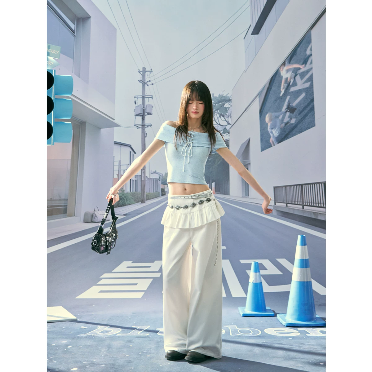 ablueberry オフショルダーTシャツ