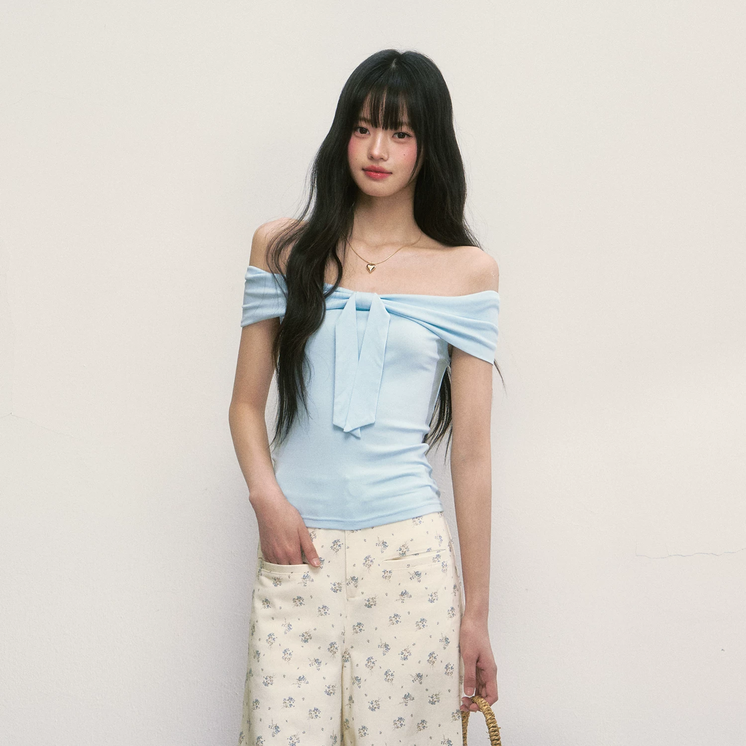 Weekendhub ワンショルダーTシャツ