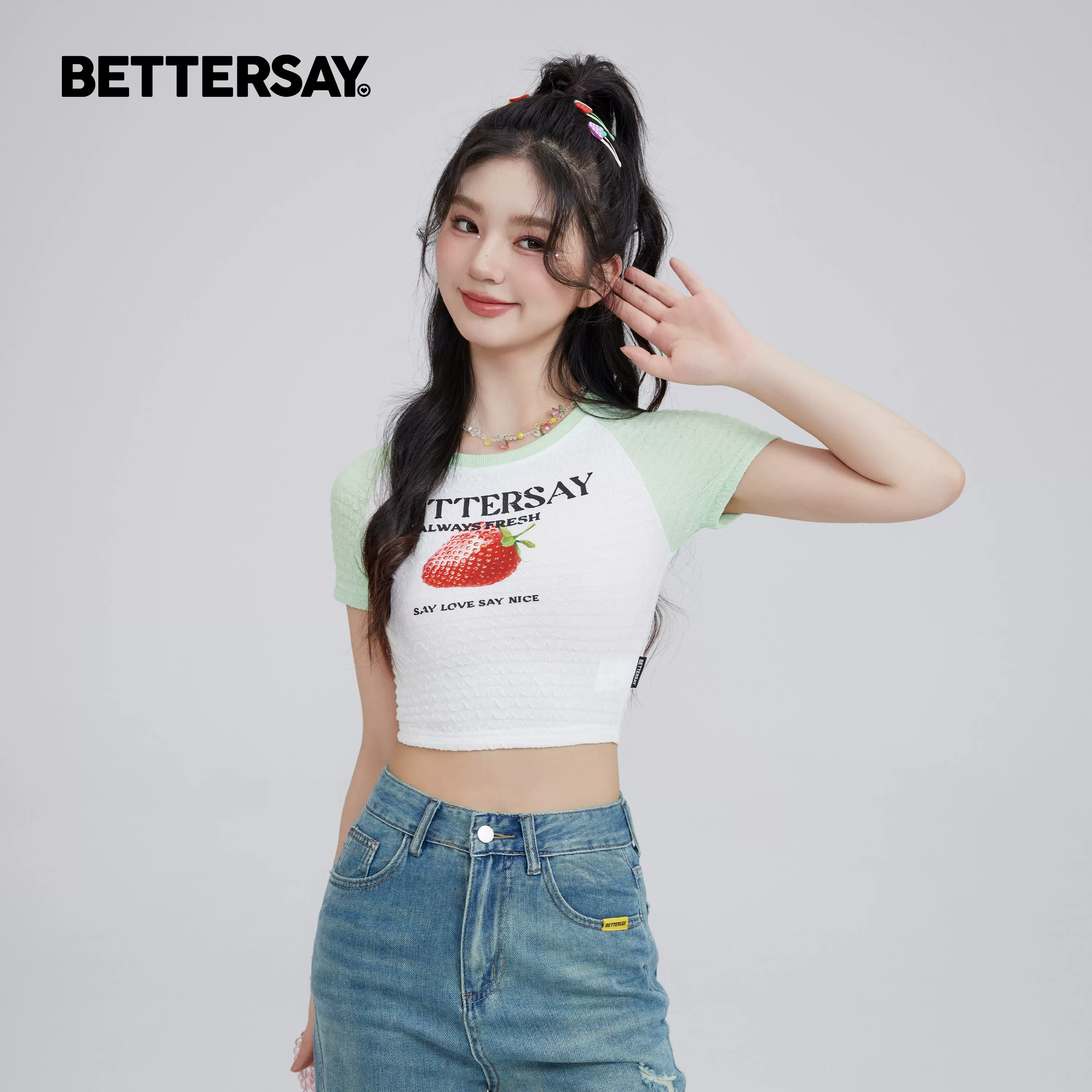 BETTERSAY プリントショート丈Tシャツ