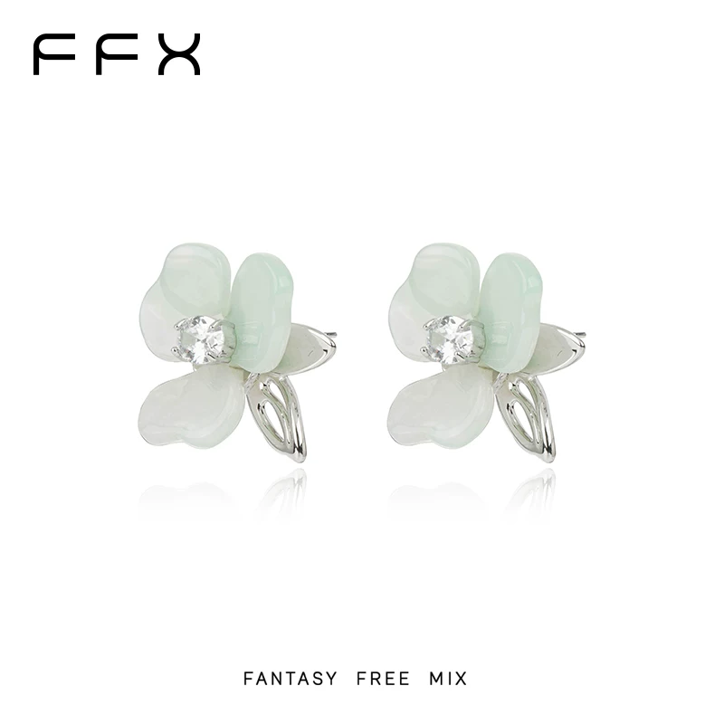 FFX フラワーモチーフスタッドピアス
