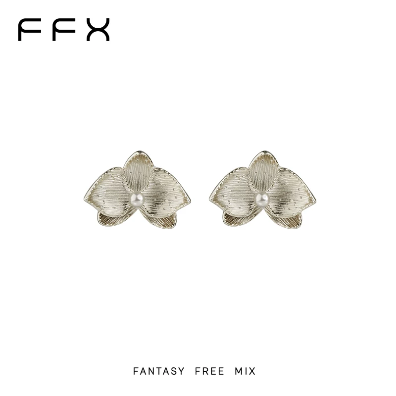 FFX 蝶モチーフピアス・イヤリング