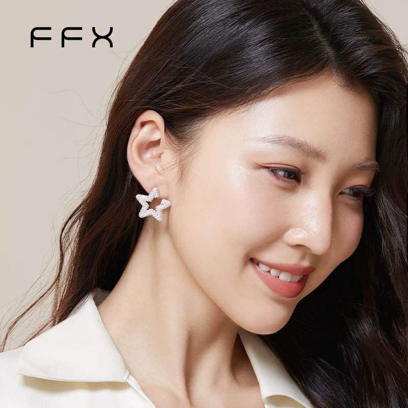FFX 星モチーフアシンメトリースタッドピアス