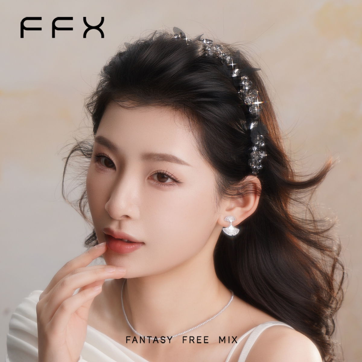 FFX 蝶モチーフビジューカチューシャ