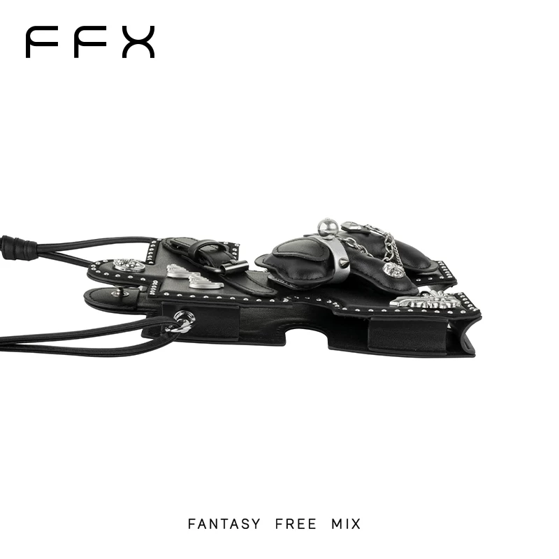 FFX レザー調スマホポーチ