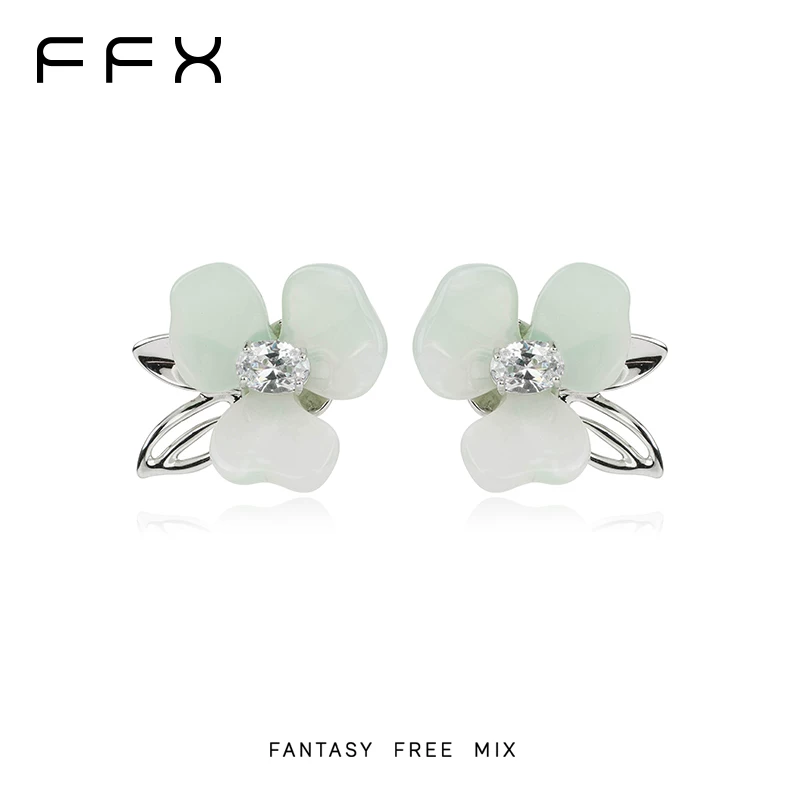 FFX フラワーモチーフスタッドピアス