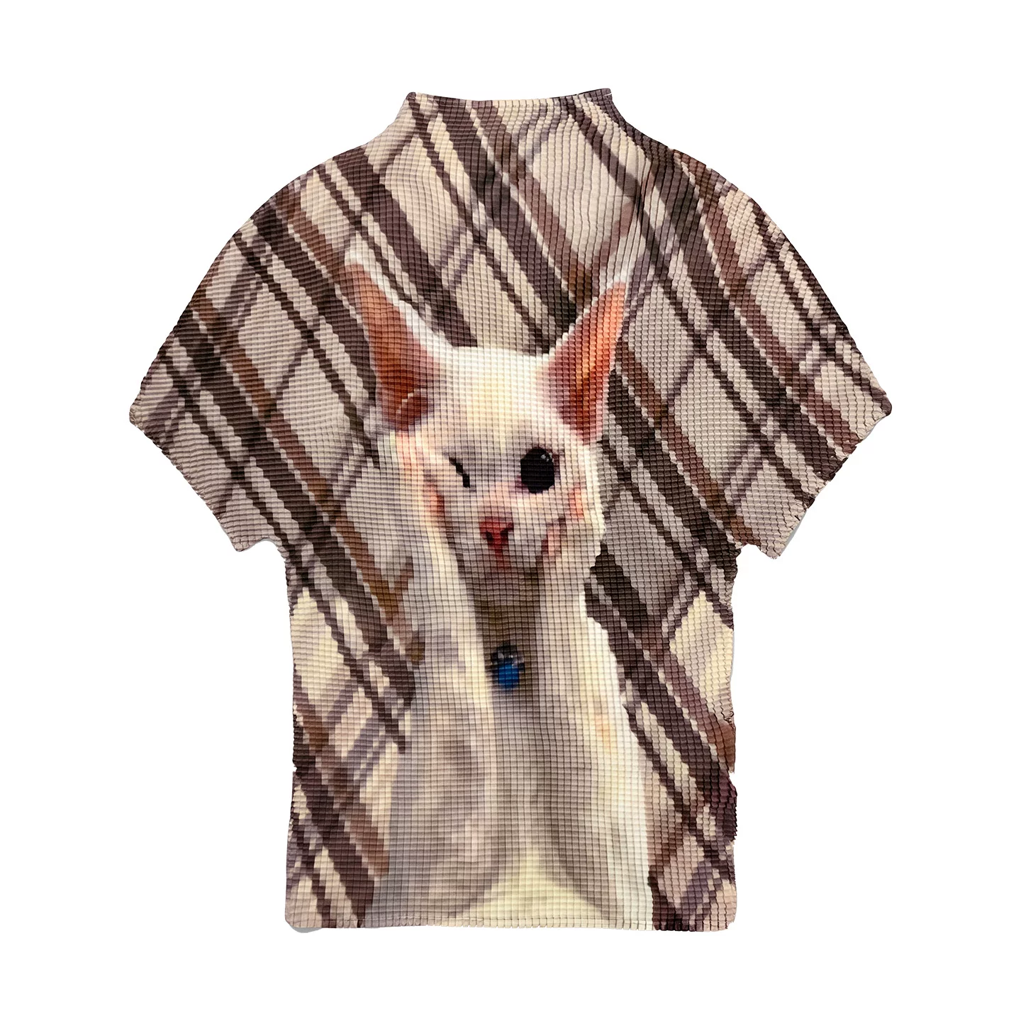 BETTERSAY ねこ柄ショート丈Tシャツ