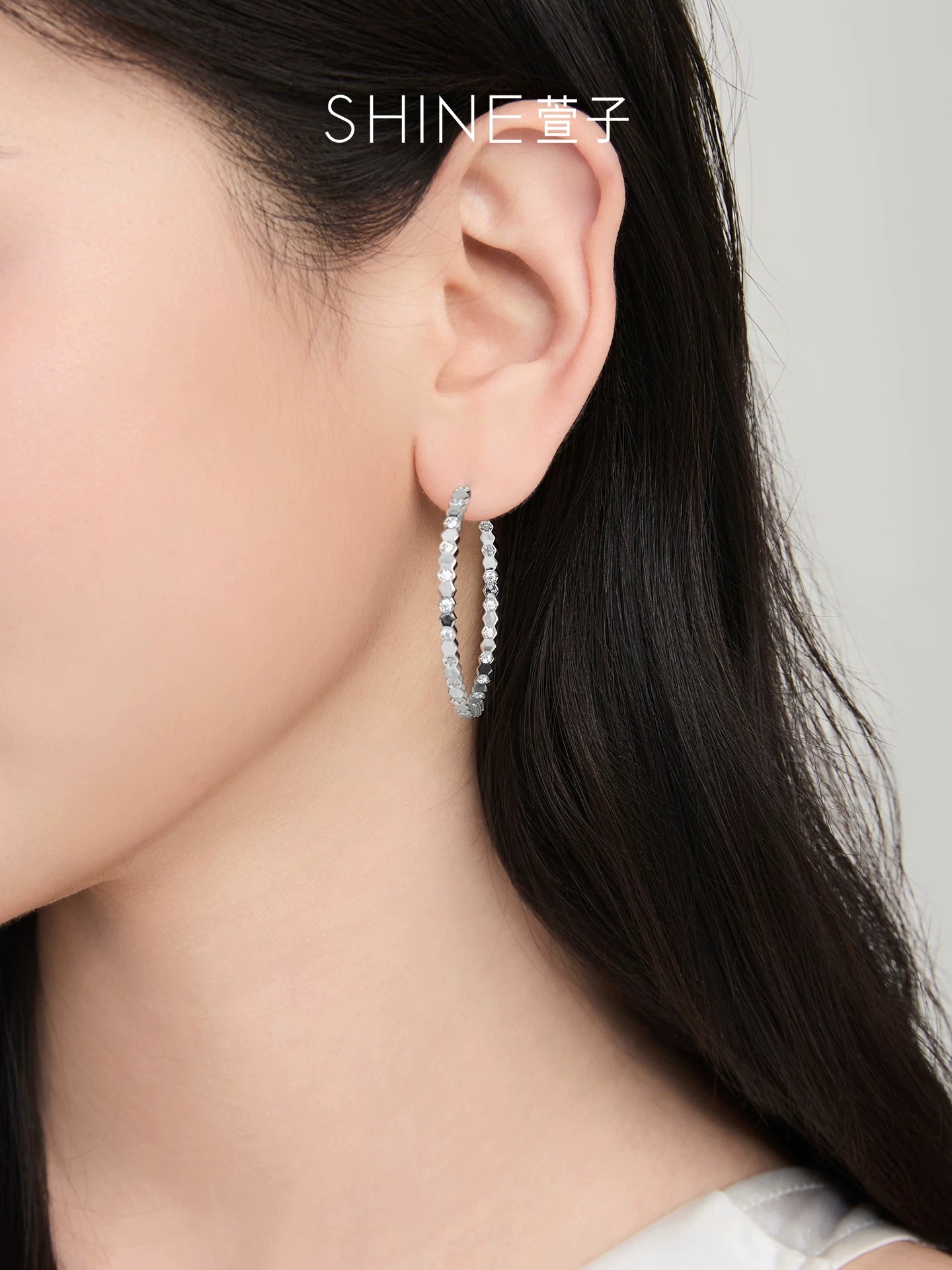 SHINE ビジューライン フープピアス