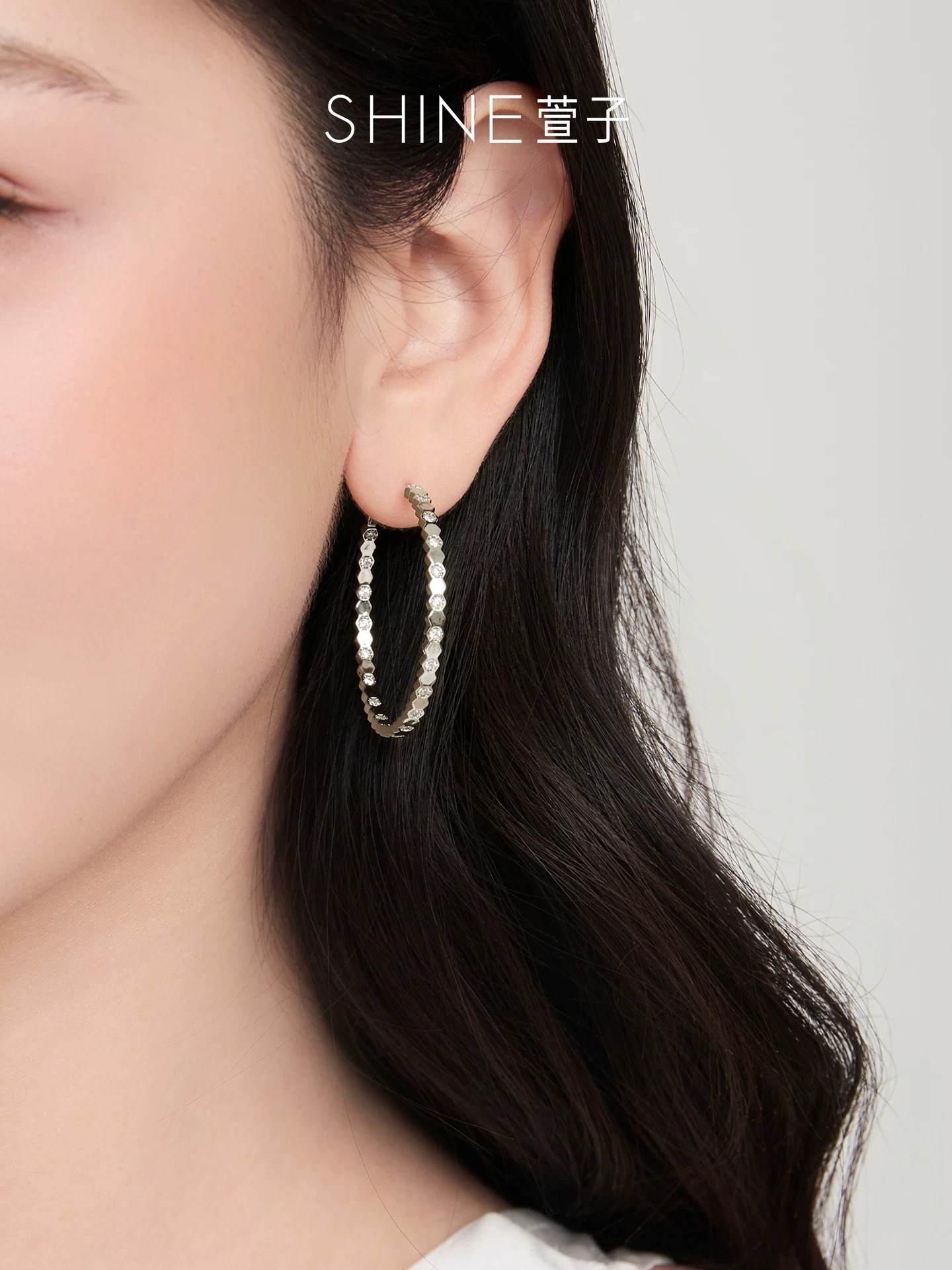 SHINE ビジューライン フープピアス