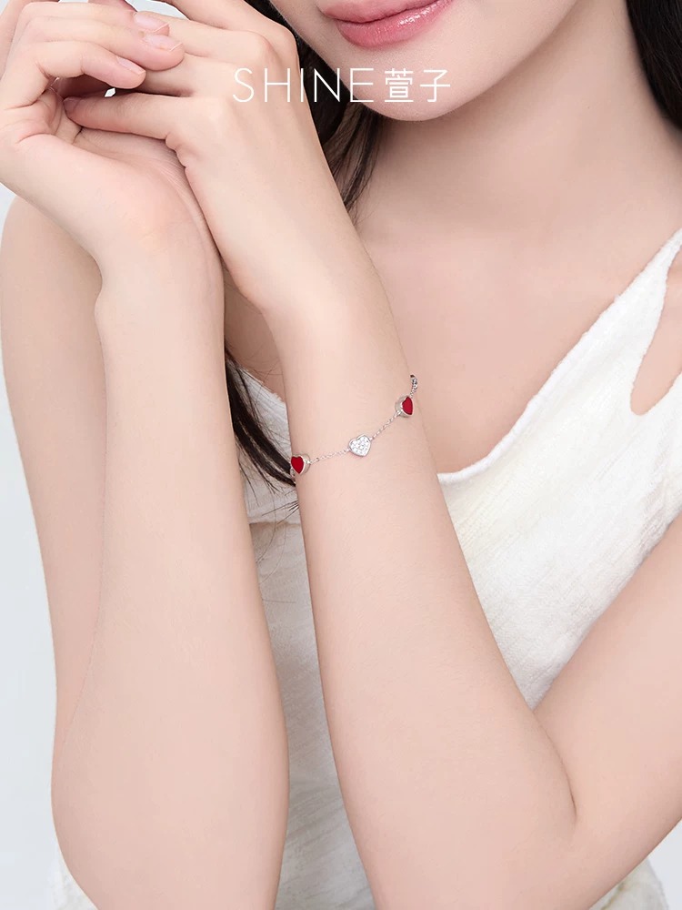 SHINE レッドハート チェーンブレスレット