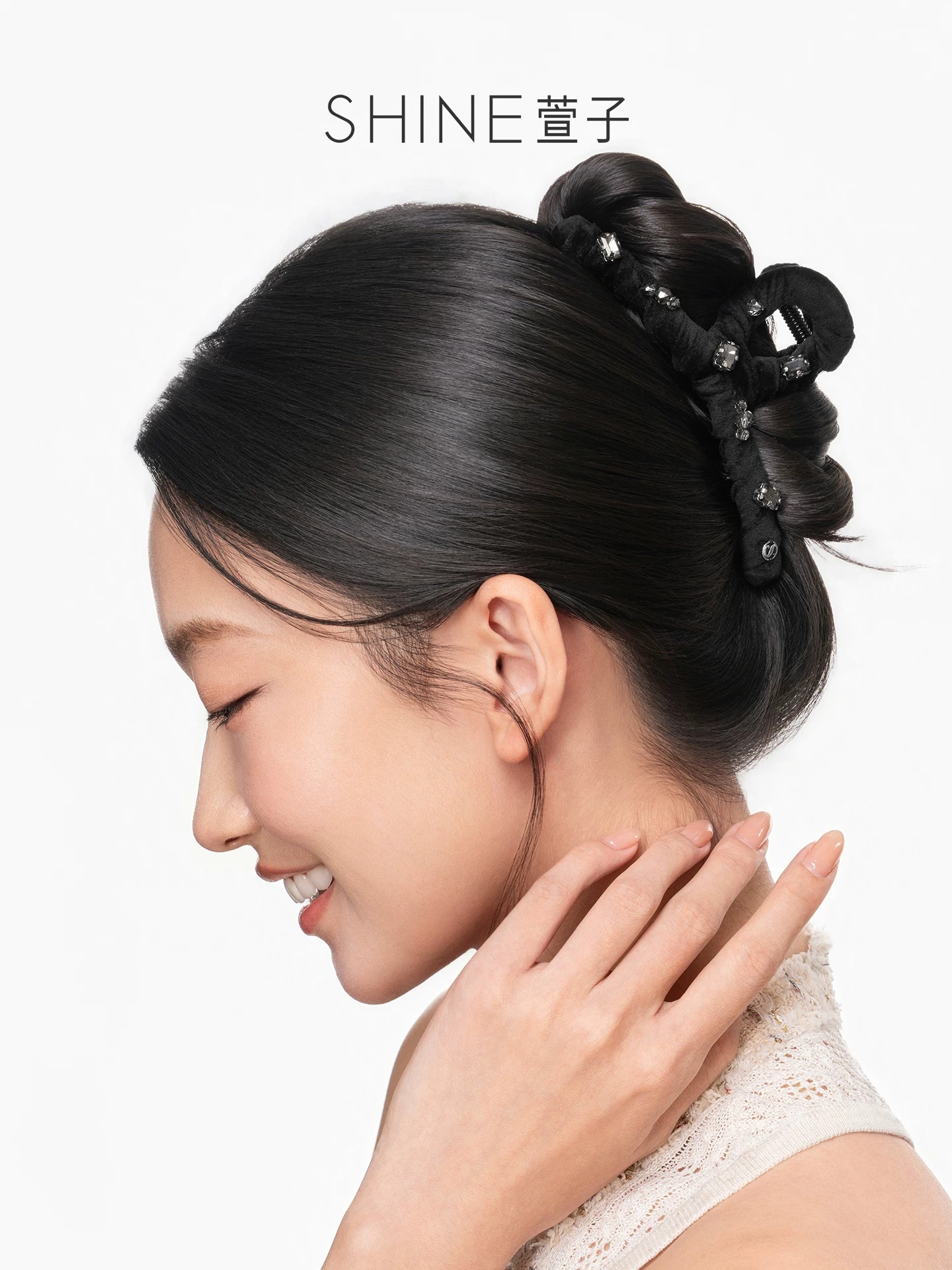SHINE ノワールベロア ビジューヘアクリップ